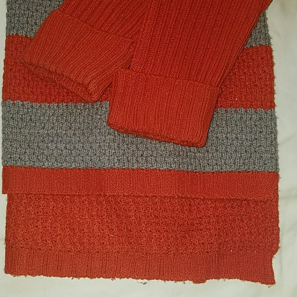 Sweater - Picture 4 of 5